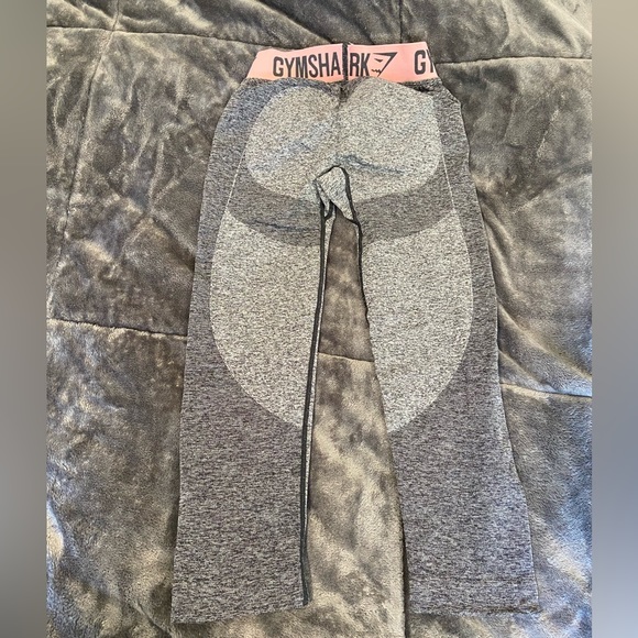 GymShark Cropped Leggings - Picture 2 of 2